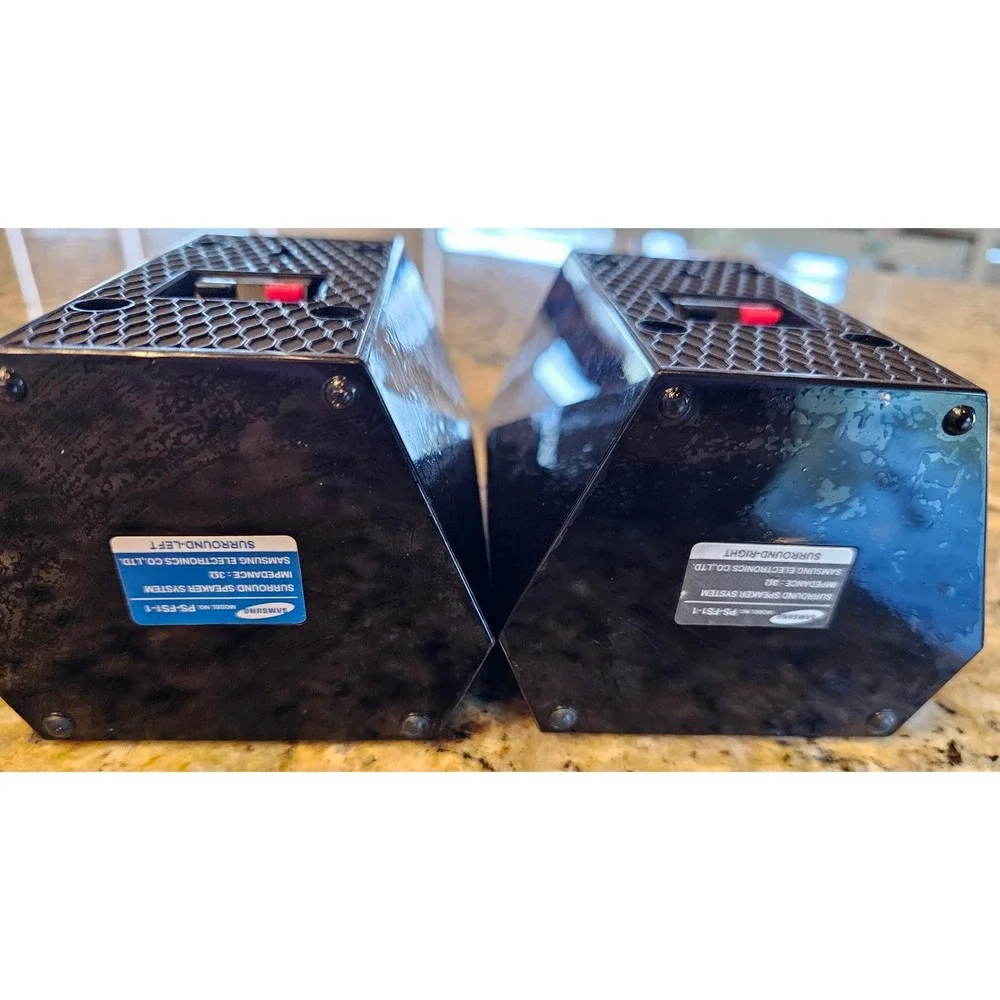 Samsung Surround Sound Speakers PS-FS1-1 (2) left and right small corner theatre